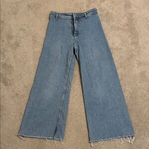 Zara Size 6 Cropped Jeans